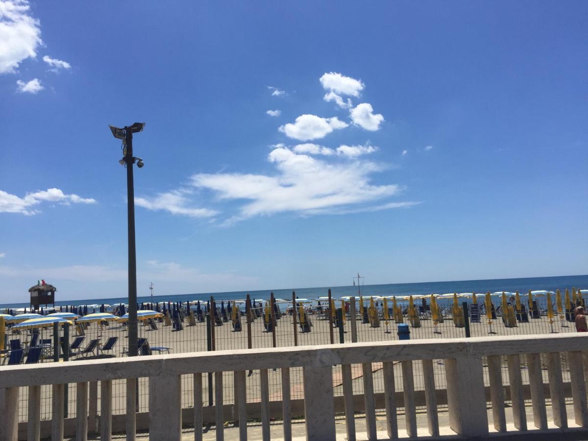 Willa Domus Lido Lido di Ostia Zewnętrze zdjęcie